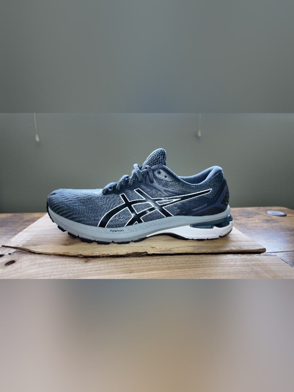 ASICS GT-2000 9 Men's Size 10.5/ Gray